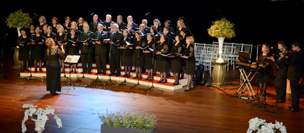 Imagem: Coral da Assembleia Legislativa lançou o CD no Centro de Convenções Rubens Gil de Camillo.