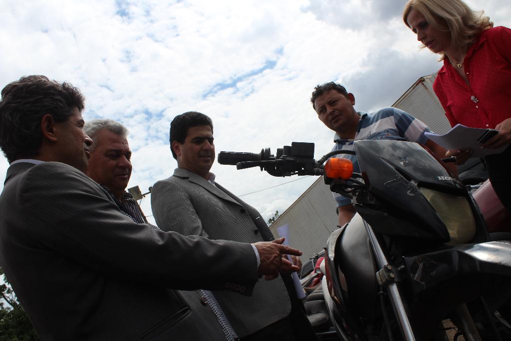 Imagem: Deputados Professor Rinaldo e Emanuel Pinheiro, de Mato Grosso, foram até a Defurv.