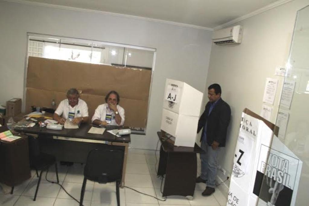 Imagem: Deputado Amarildo Cruz durante votação para escolha da direção do Sindate