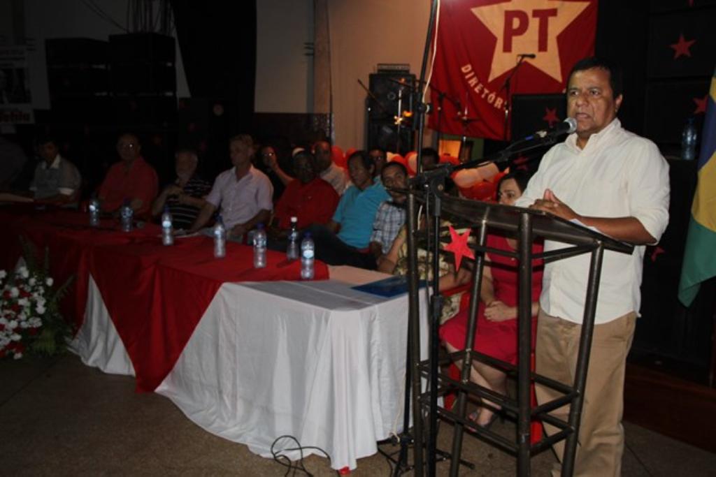 Imagem: Amarildo Cruz na posse do novo diretório do PT de Dourados