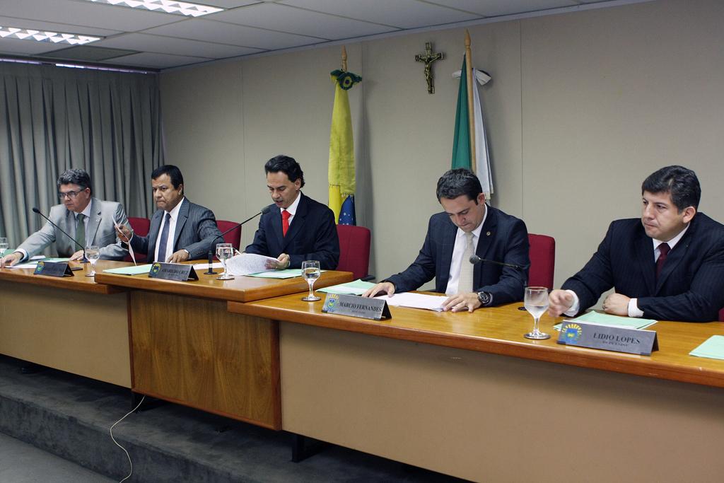 Imagem: Reunião da principal comissão da Assembleia Legislativa foi realizada após a sessão desta terça-feira.