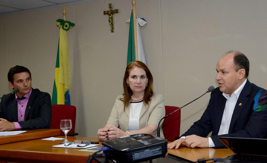 Imagem: Deputado Junior Mochi participou do evento no plenarinho Nelito Câmara.