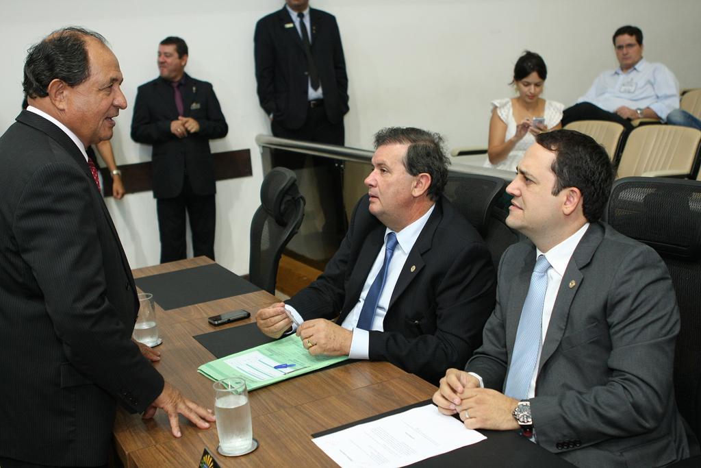 Imagem: Parlamentares receberam a proposta na sessão desta quinta-feira.