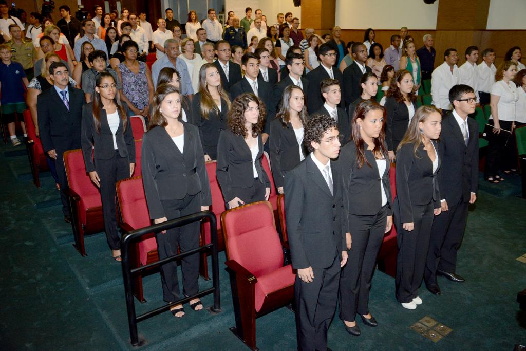 Imagem: Cerimônia foi realizada no plenário do Tribunal Regional Eleitoral.