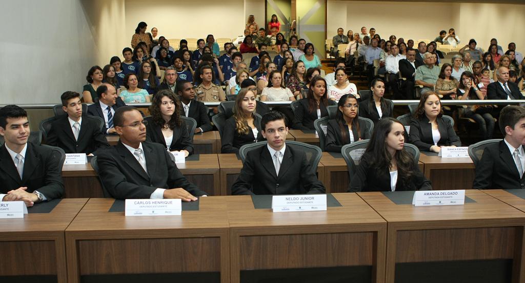 Imagem: Sessões dos deputados estudantes seguem os mesmos ritos das sessões realizadas pelos parlamentares estaduais.