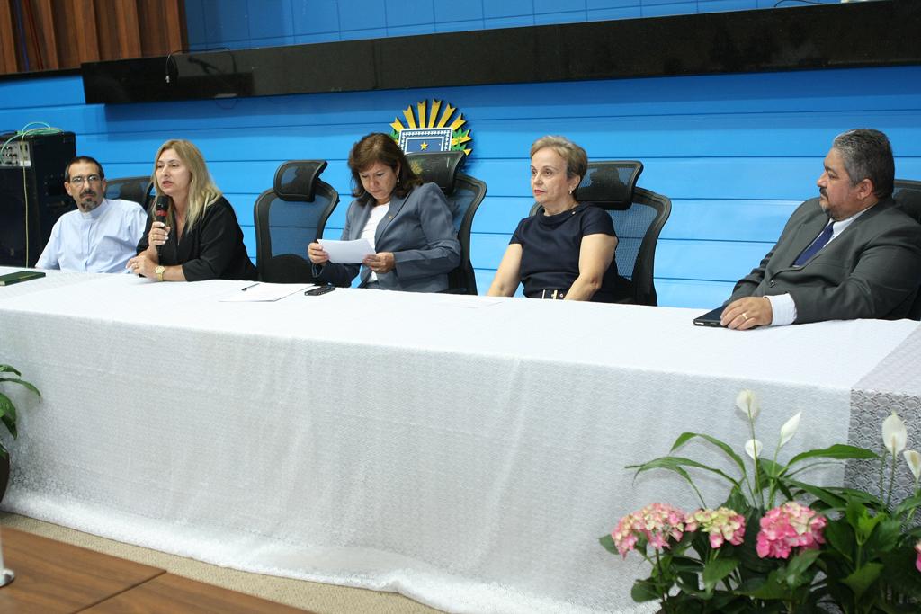 Imagem: Culto ecumênico foi realizado no plenário Deputado Júlio Maia.