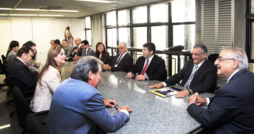 Imagem: Reunião foi realizada na sala da presidência.