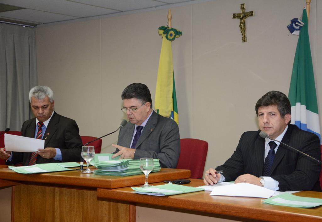 Imagem: Reunião da CCJR desta terça-feira foi realizada no plenarinho Nelito Câmara.