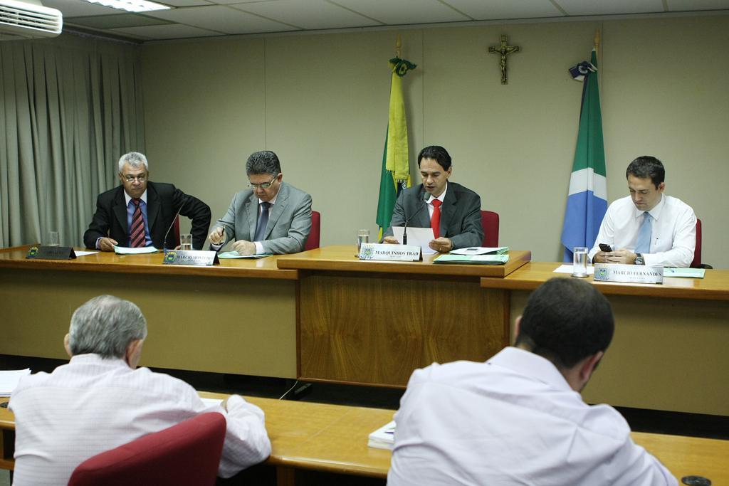 Imagem: Deputados aprovaram seis projetos na reunião semanal da CCJR.