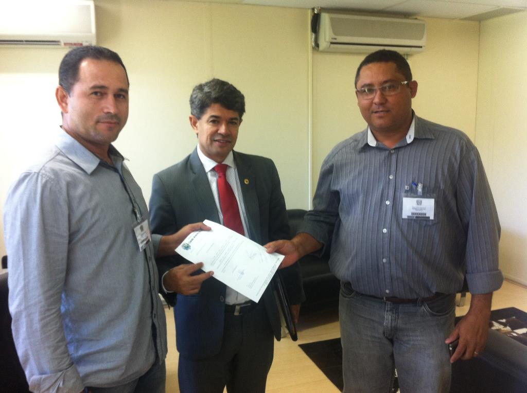 Imagem: Deputado Rinaldo com os vereadores Ney e Passarinho