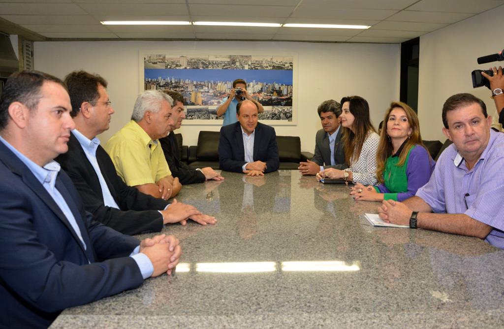 Imagem: A reunião ocorreu na sala da presidência durante a tarde desta segunda-feira