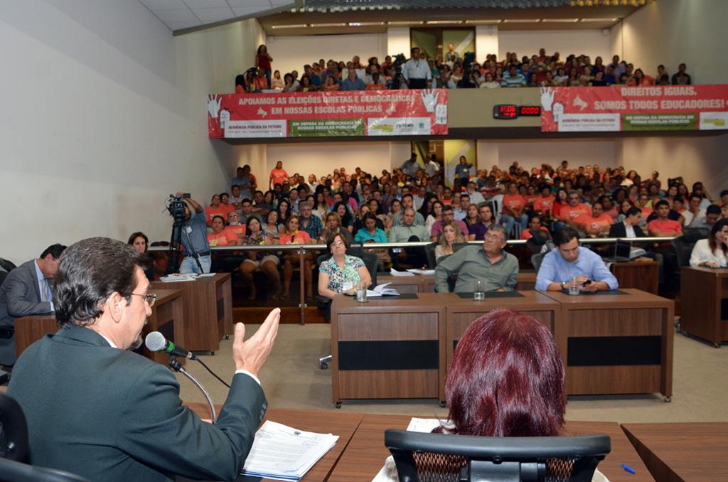 Imagem: Audiência pública proposta pelo deputado Amarildo Cruz ocorreu no plenário Júlio Maia