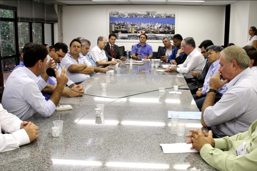 Imagem: Reunião proposta pelo presidente da Comissão de Agricultura da ALMS ocorreu na sala da presidência da Casa