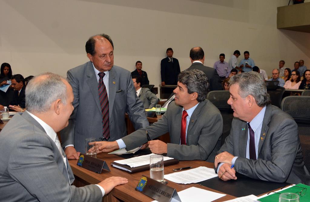 Imagem: Durante a sessão plenária desta quinta-feira os parlamentares aprovaram quatro proposições 