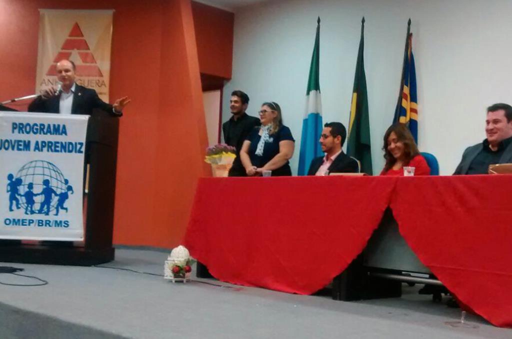 Imagem: Presidente da ALMS marcou presença na formatura dos 45 integrantes da 8ª turma do projeto Jovem Aprendiz da Omep