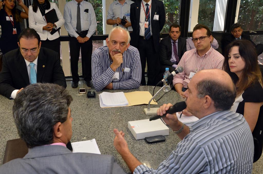 Imagem: Reunião proposta pela Comissão de Saúde com a Santa Casa aconteceu na sala da presidência da ALMS