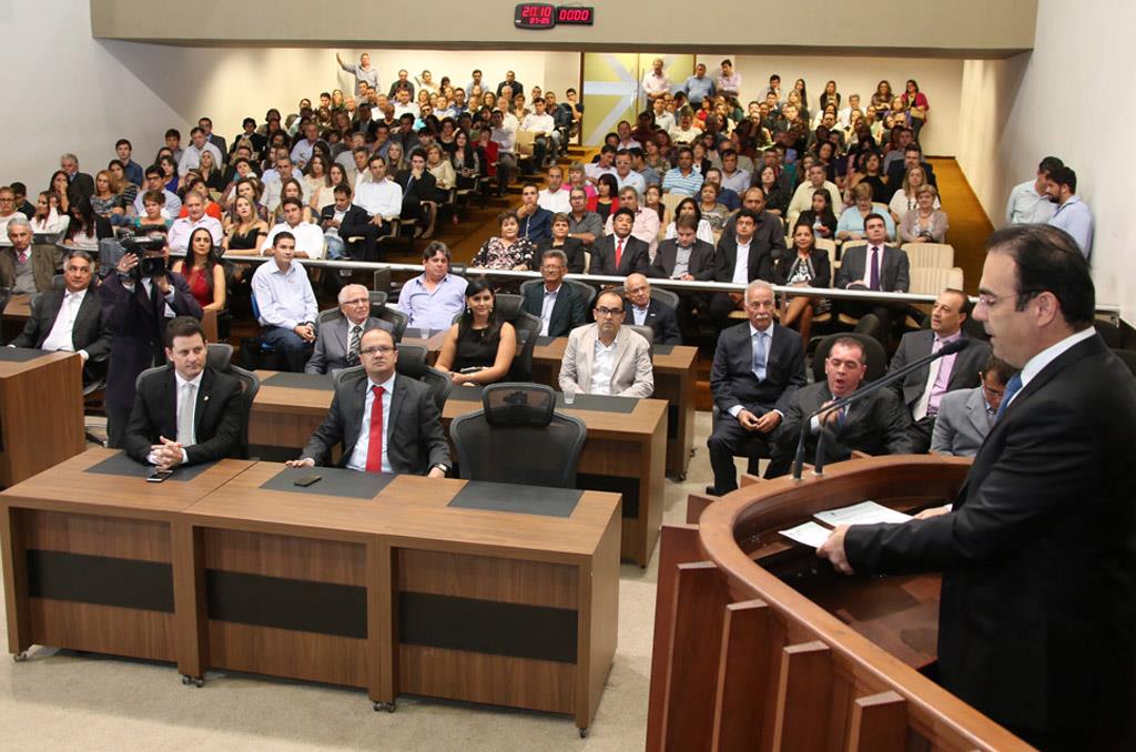 Imagem: Dia do Trabalhador foi comemorado com entrega de comenda a 21 trabalhadores no Plenário Júlio Maia da Assembleia