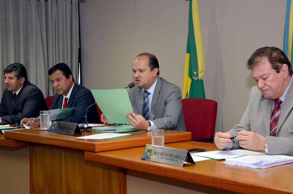 Imagem: Comissão de Constituição, Justiça e Redação ainda aprovou outros quatro projetos durante reunião no plenarinho