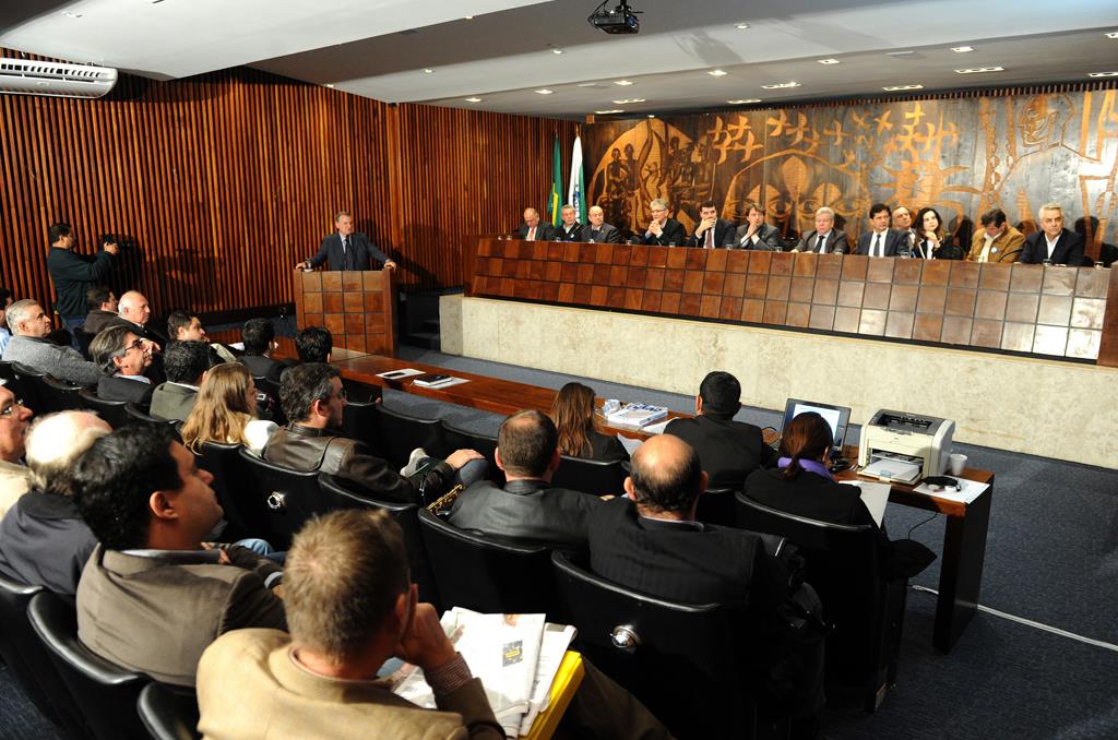 Imagem: Deputada Mara Caseiro participou de audiência na Assembleia do Paraná a respeito da área livre de Aftosa