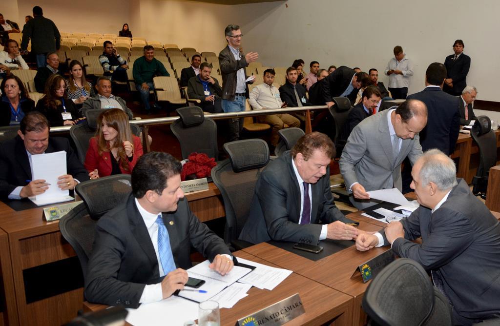 Imagem: Durante a Ordem do Dia da sessão plenária desta terça os deputados aprovaram quatro matérias