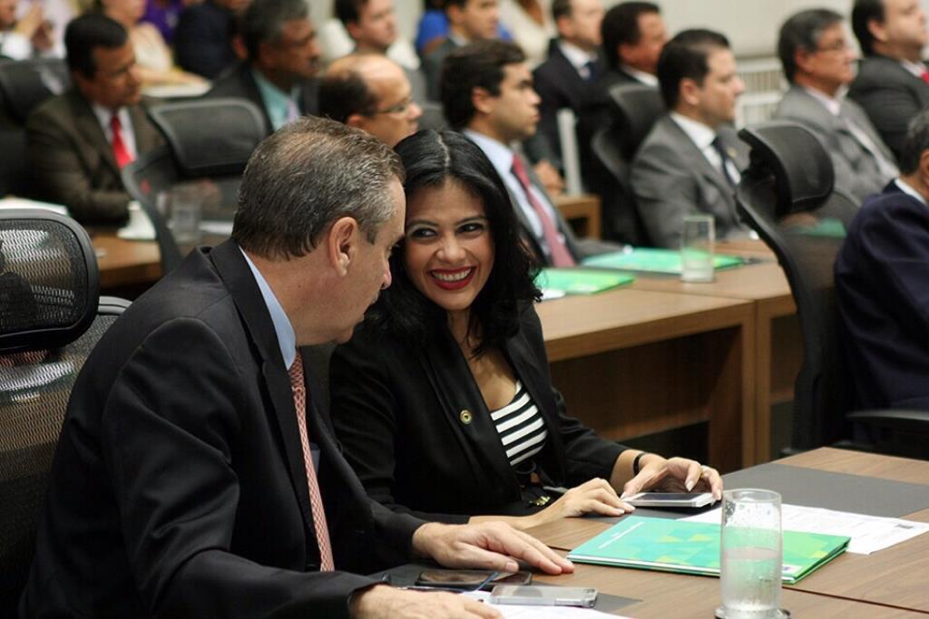 Imagem: Deputada estadual Grazielle Machado e o secretário do PR/MS deputado Paulo Corrêa