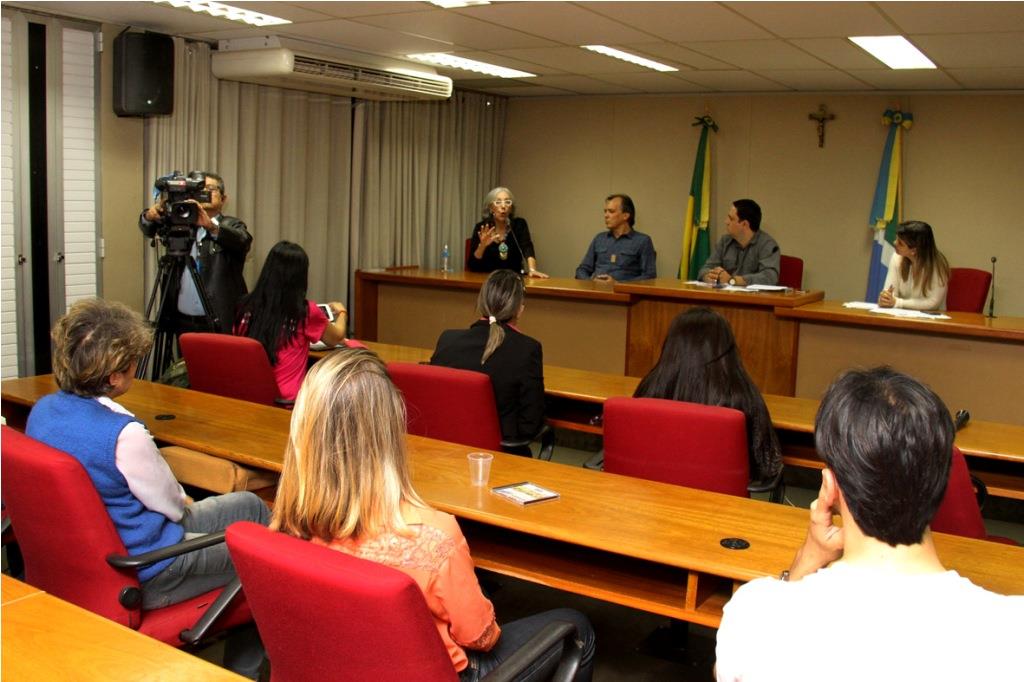 Imagem: Debate reuniu diversas entidades protetoras dos animais e recebeu representante do Fórum Nacional de Defesa dos Animais