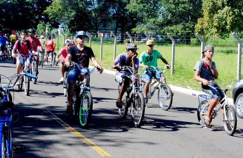 Imagem: Leis estaduais a respeito do uso de bicicletas visam garantir melhorias ao meio ambiente, trânsito e saúde