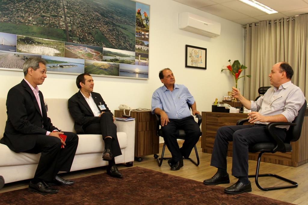 Imagem: Reunião do novo superintendente e seu antecessor com os deputados Junior Mochi e Zé Teixeira aconteceu nesta manhã na AL