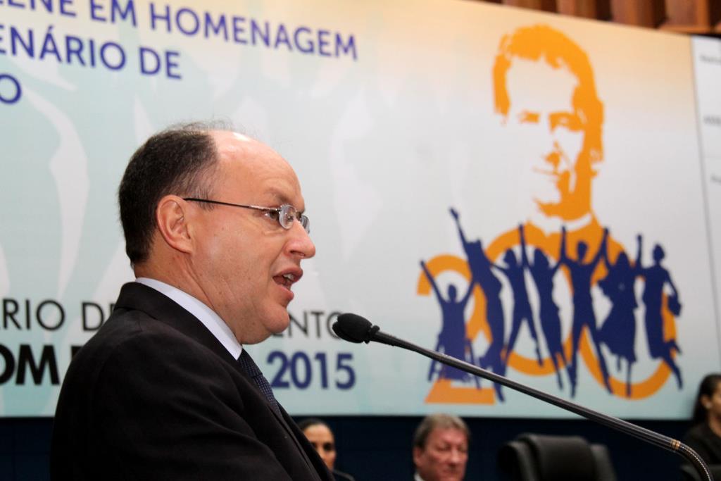 Imagem: Junior Mochi durante discurso na tribuna destacou a importância de Dom Bosco para o Estado