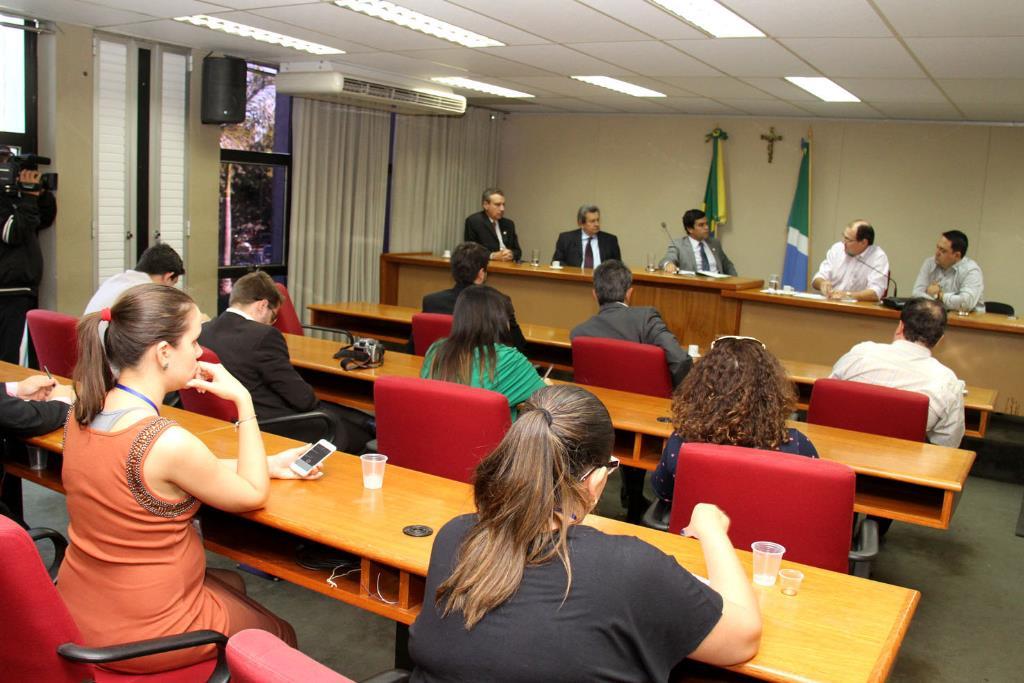 Imagem: Reunião ocorreu no Plenarinho da Assembleia Legislativa e recebeu o secretário estadual de Infraestrutura, Marcelo Miglioli 