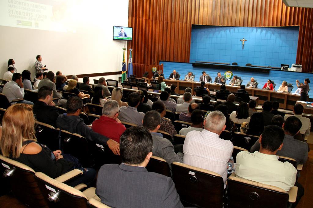 Imagem: Audiência foi realizada nesta sexta-feira no Plenário Júlio Maia e trouxe representantes da Câmara Federal para ouvir as sugestões  