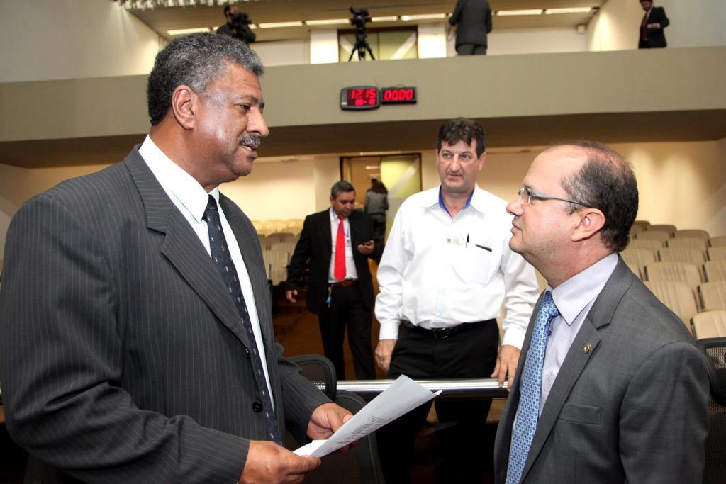 Imagem: Para os deputados, a proposta oferecida aos trabalhadores é incompatível com o lucro obtido pelos bancos