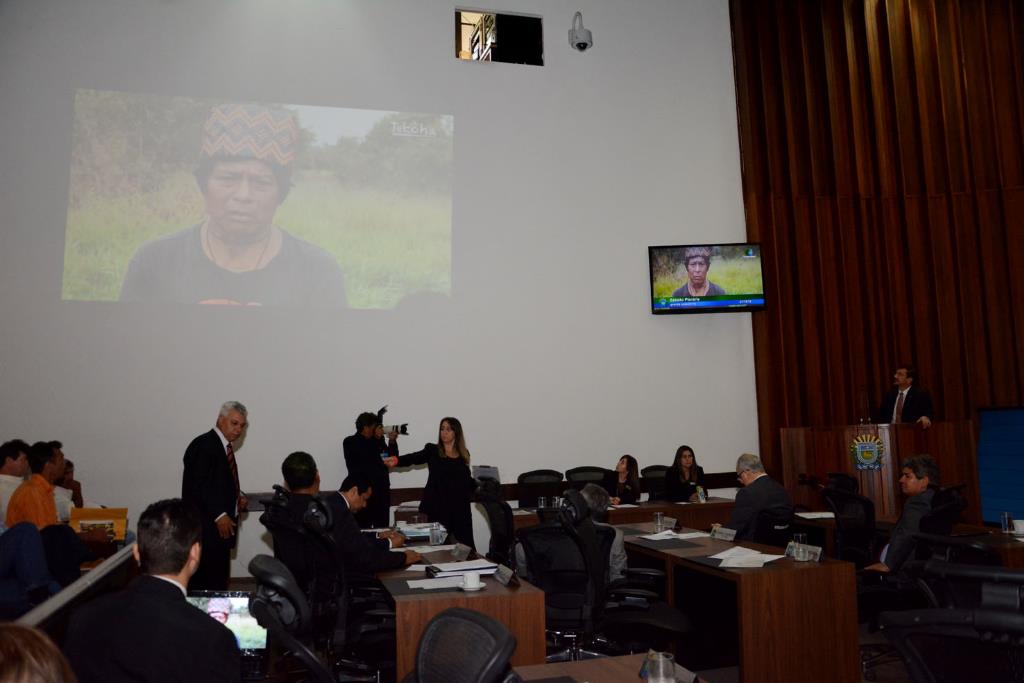 Imagem: O vídeo relatou a situação dos índios nos acampamentos provisórios