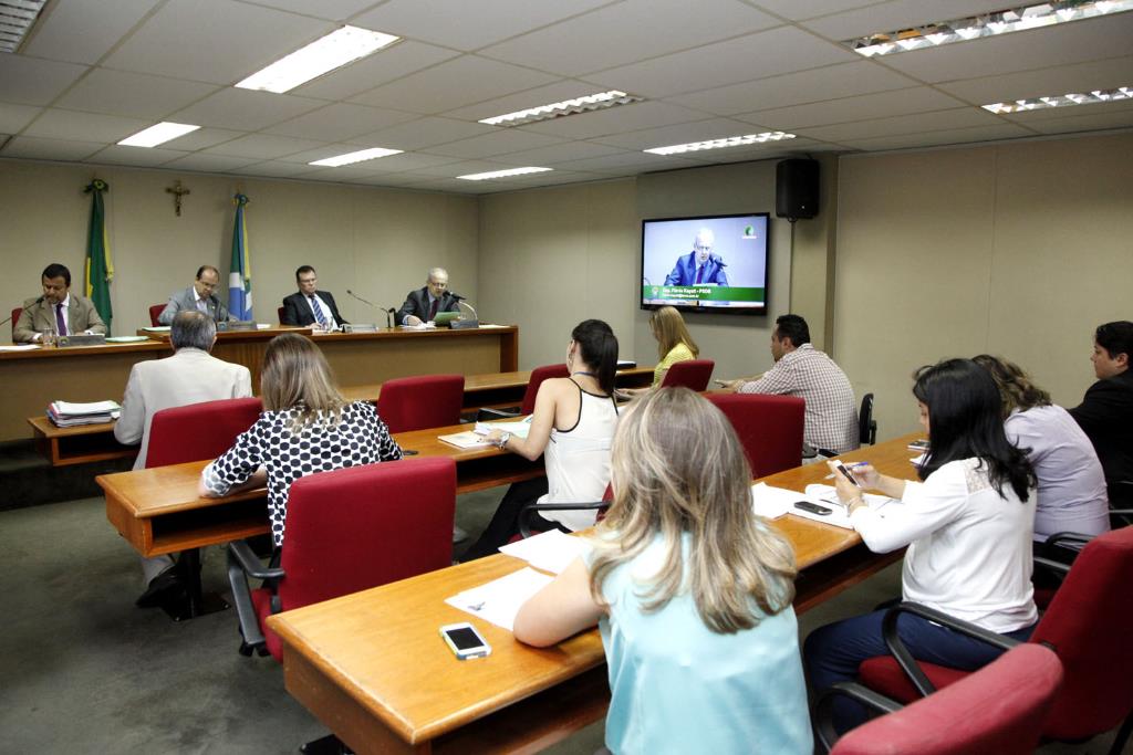 Imagem: Reunião da CCJR é realizada às quarta-feiras, no plenarinho Deputado Nelito Câmara