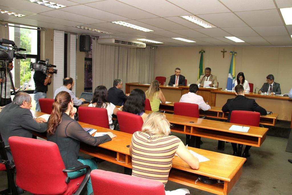 Imagem: Reuniões da comissão são realizadas no plenarinho Deputado Nelito Câmara