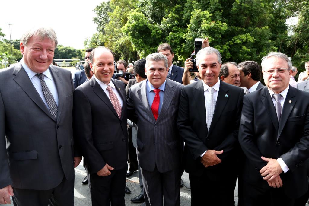 Imagem: Autoridades prestigiam reabertura dos trabalhos legislativos