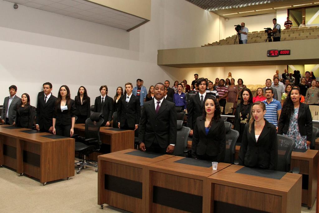 Imagem: Os 16 deputados estudantes eleitos tomaram posse nesta segunda-feira