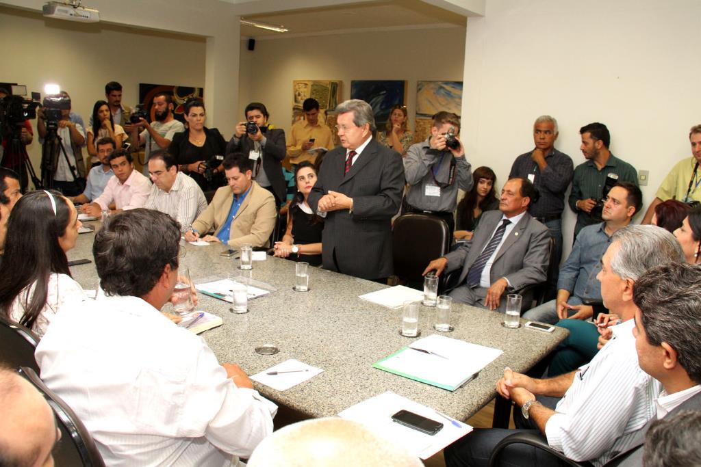 Imagem: Deputado Onevan de Matos discursou em nome da Assembleia Legislativa em solenidade na governadoria