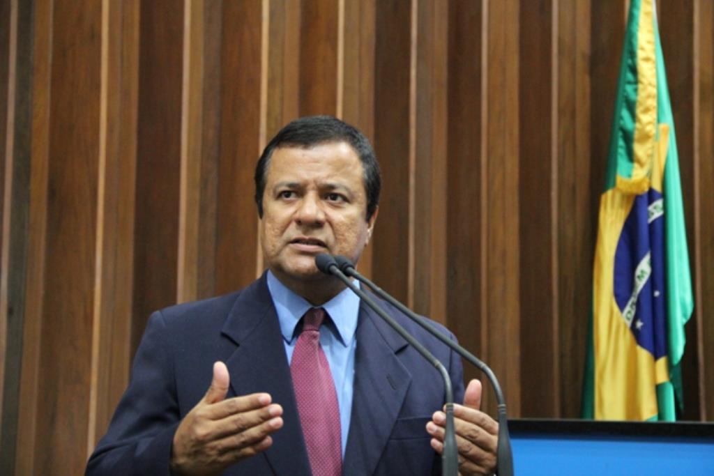 Imagem: Deputado Amarildo Cruz pede reforma de ginásio de Santa Rita do Pardo
