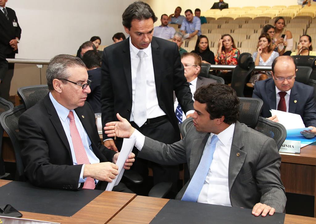 Imagem: As Emendas Constitucionais são de autoria dos deputados Paulo Corrêa e Marquinhos Trad