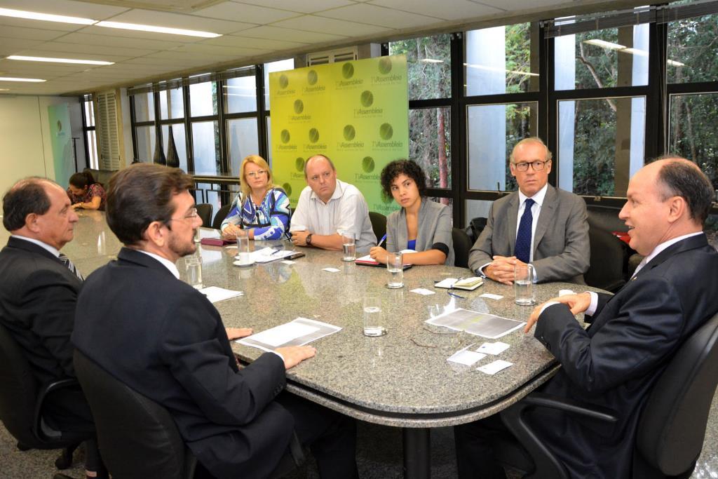 Imagem: Os membros da União Europeia estão na Assembleia para observar a CPI do Cimi