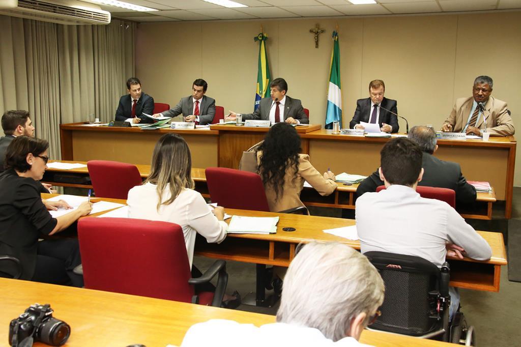 Imagem: Nove proposições foram aprovadas na  8ª reunião da Comissão de Constituição, Justiça e Redação 