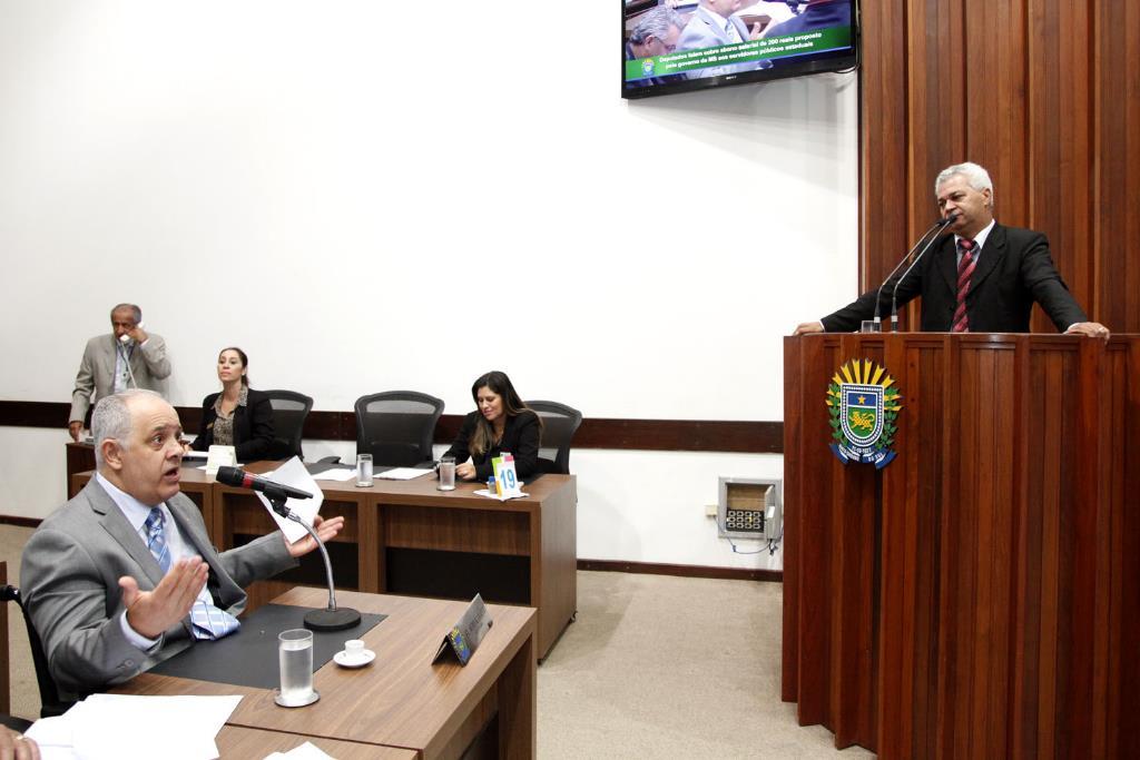 Imagem: Cabo Almi e Flavio Kayatt comentam o abono salarial proposto pelo Governo do Estado