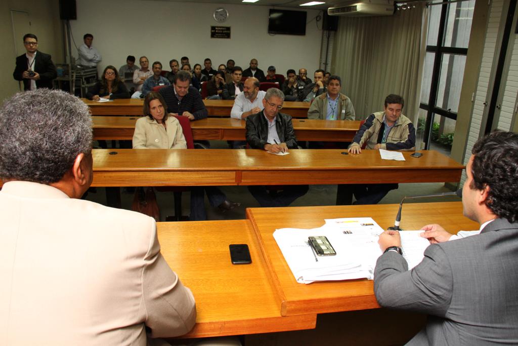 Imagem: Reunião ocorreu no Plenarinho Nelito Câmara