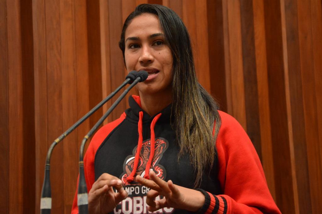 Imagem: Atleta ocupou a tribuna para pedir apoio dos parlamentares