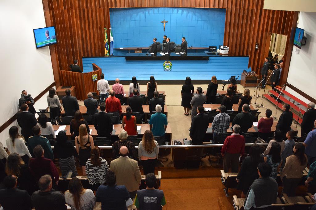 Imagem: A sessão solene marcou o reconhecimento do Parlamento Estadual à trajetória do IBGE