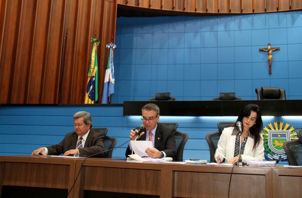 Imagem: Os deputados Paulo Corrêa, Mara Caseiro e Onevan de Matos são os proponentes da audiência pública