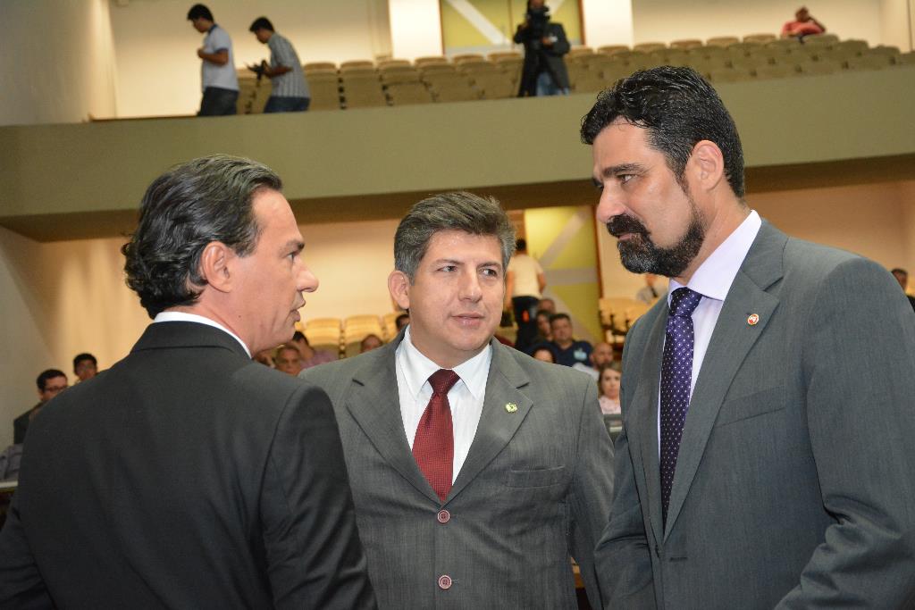 Imagem: Marquinhos, Lidio e Harfouche, durante a sessão ordinária desta terça-feira