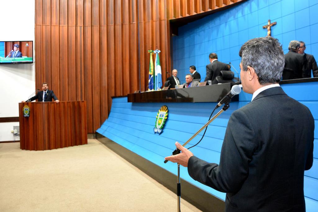 Imagem: Kemp foi à tribuna comemorar decisão e Rinaldo explicou ação do Executivo