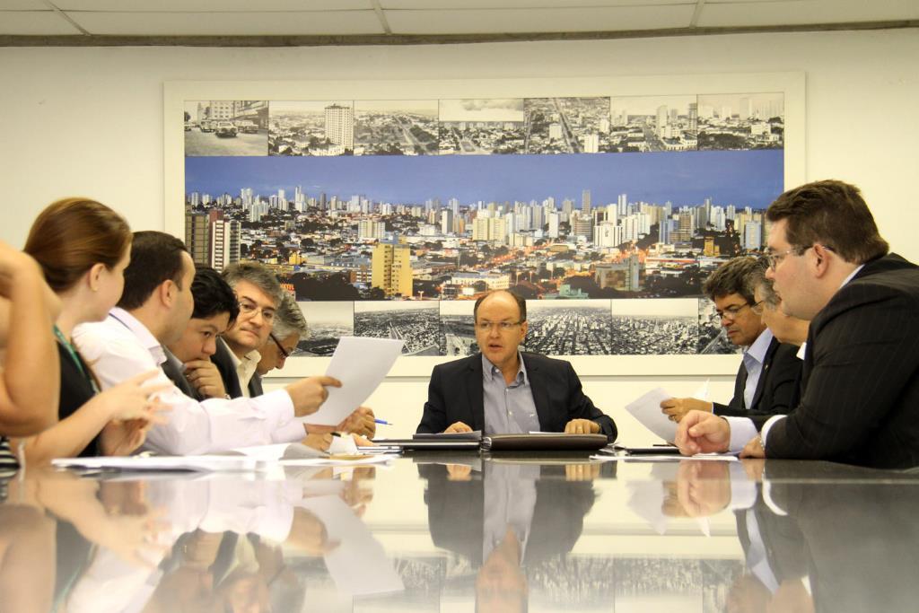 Imagem: Grupo de trabalho que debateu a Lei 3953/2010 nesta quarta-feira na sala da Presidência